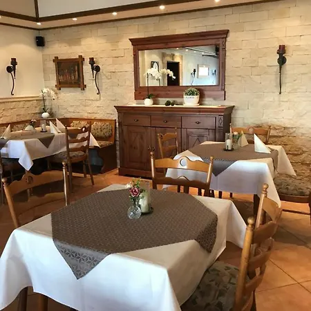 Zur Post - Restaurant Maison d'hôtes 3*