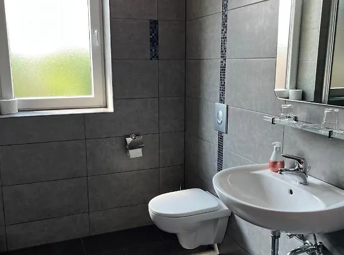 بيت ضيافة Zur Post - Restaurant Breckerfeld